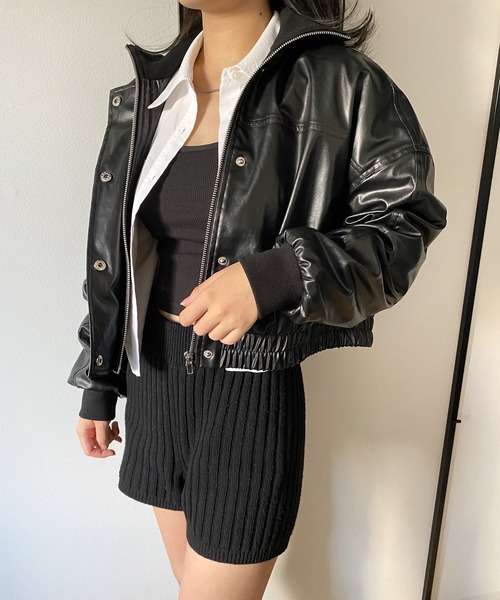 callautia（カラウティア）の「ハイネックレザーショートブルゾン（ブルゾン・レディース・ブラック/ライトベージュ/ブラウン・SMALL/MEDIUM/LARGE）」の4枚目の写真