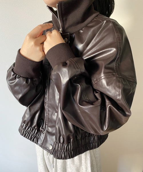 callautia（カラウティア）の「ハイネックレザーショートブルゾン（ブルゾン・レディース・ブラック/ライトベージュ/ブラウン・SMALL/MEDIUM/LARGE）」の14枚目の写真