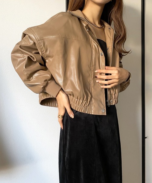 callautia（カラウティア）の「ハイネックレザーショートブルゾン（ブルゾン・レディース・ブラック/ライトベージュ/ブラウン・SMALL/MEDIUM/LARGE）」の20枚目の写真