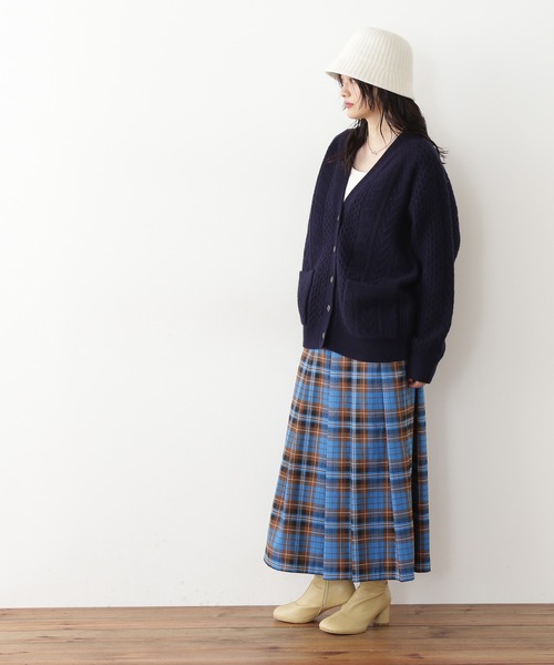 N.(N. Natural Beauty Basic)(エヌエヌナチュラルビューティーベーシック)の「【横田ひかるさん着用】◆ハミルトンケーブルミドルニットカーディガン(カーディガン/ボレロ・レディース・ネイビー/レッド/オフホワイト/杢グレー・MEDIUM)」の9枚目の写真