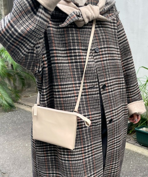 CIAOPANIC(チャオパニック)の「スクエアショルダーバッグ(ショルダーバッグ・レディース・イエロー/ホワイト/ブラック・ONE SIZE)」の4枚目の写真