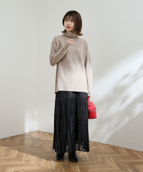 ガーターハイネックプルオーバー