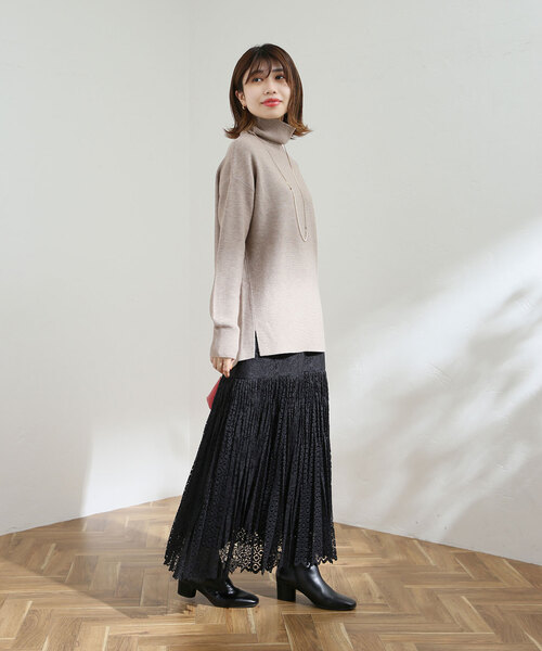 ガーターハイネックプルオーバー