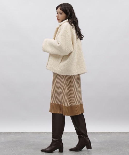 LAKOLE（ラコレ）の「ボアショートブルゾン / 174823（その他アウター・レディース・アイボリー/ブラック/サンドグレー・SMALL/MEDIUM）」の8枚目の写真