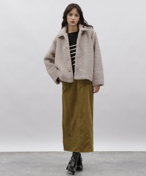 LAKOLE（ラコレ）の「ボアショートブルゾン / 174823（その他アウター・レディース・アイボリー/ブラック/サンドグレー・SMALL/MEDIUM）」の4枚目の写真