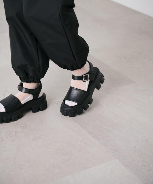 FREE'S MART(フリーズマート)の「◆タンクソールサンダル(サンダル・レディース・ブラック/ホワイト・LARGE/MEDIUM)」の13枚目の写真