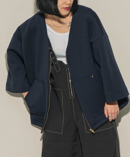 ottilie（オティーリエ）の「ottilie ダンボールコクーンジャケット（ノーカラージャケット・レディース・ナチュラル/ネイビー・FREE）」の2枚目の写真