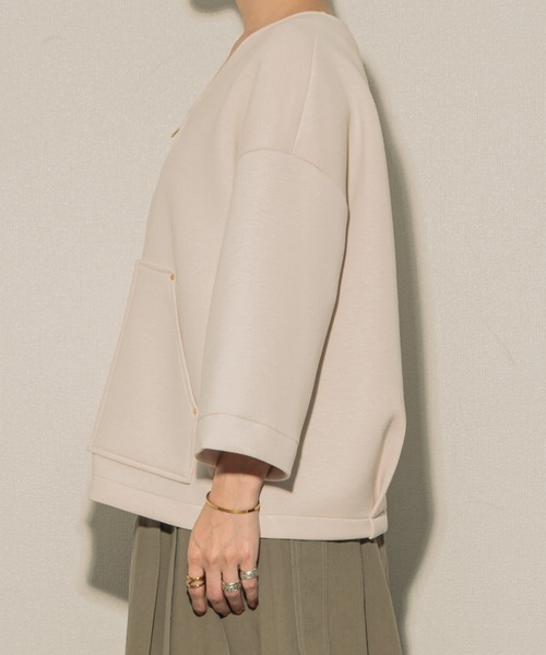 ottilie（オティーリエ）の「ottilie ダンボールコクーンジャケット（ノーカラージャケット・レディース・ナチュラル/ネイビー・FREE）」の11枚目の写真