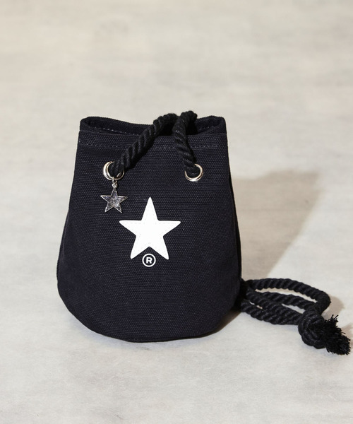 CONVERSE TOKYO（コンバーストウキョウ）の「ミニバケットバッグ（ショルダーバッグ・レディース・チャコールグレー/アイボリー/ブラック・FREE）」の8枚目の写真