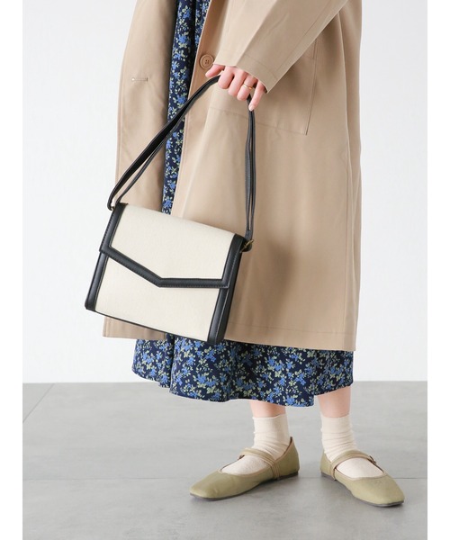 ehka sopo（エヘカソポ）の「キャンバスパイピングショルダーバッグ（ハンドバッグ・レディース・キャメル/ブラック/ブラウン・ﾌﾘ-）」の5枚目の写真