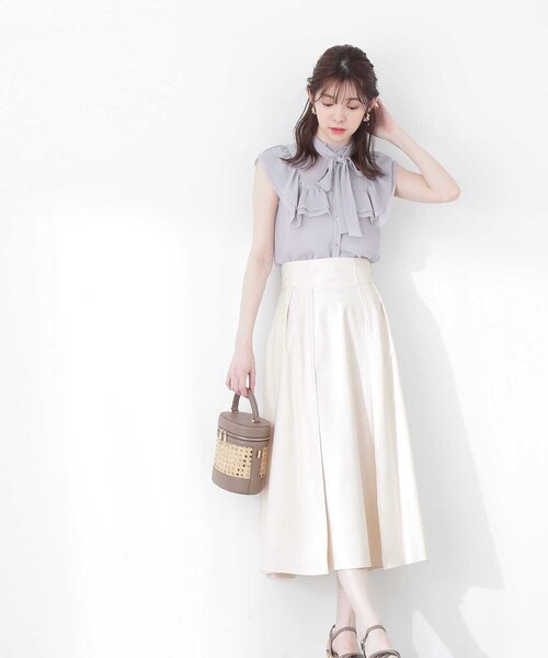 PROPORTION BODY DRESSING(プロポーションボディドレッシング)の「ヨークベルトタックスカート / 1213120500(スカート・レディース・オフホワイト/ブルー/ピンク・SMALL/X-SMALL/MEDIUM)」の9枚目の写真