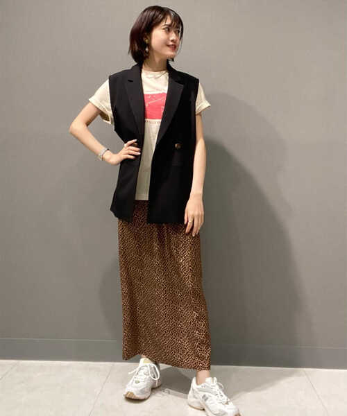 N.（N. Natural Beauty Basic）（エヌエヌナチュラルビューティーベーシック）の「◆ドライタッチジレジャケット（ベスト・レディース・ベージュ/ブラック・MEDIUM）」の11枚目の写真