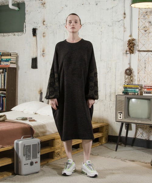 STOF（ストフ）の「STOF/ストフ/Queen Save A&P Huge Pulover（スウェット・メンズ・グレー/ブラック・SMALL/MEDIUM）」の2枚目の写真