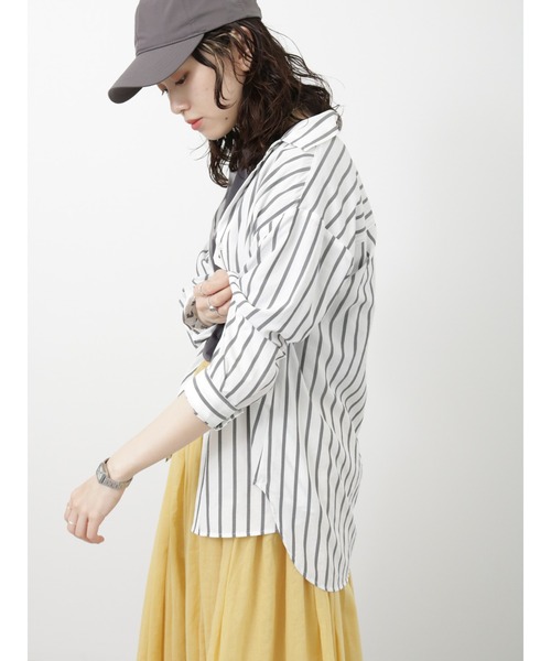 Samansa Mos2 blue（サマンサモスモスブルー）の「【接触冷感】マルチスタイルシャツ（シャツ/ブラウス・レディース・ブラック/ネイビー/オフホワイト/サックスブルー/イエロー/グリーン/チャコール・MEDIUM/LARGE）」の2枚目の写真