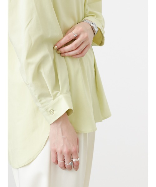 Samansa Mos2 blue（サマンサモスモスブルー）の「【接触冷感】マルチスタイルシャツ（シャツ/ブラウス・レディース・ブラック/ネイビー/オフホワイト/サックスブルー/イエロー/グリーン/チャコール・MEDIUM/LARGE）」の20枚目の写真