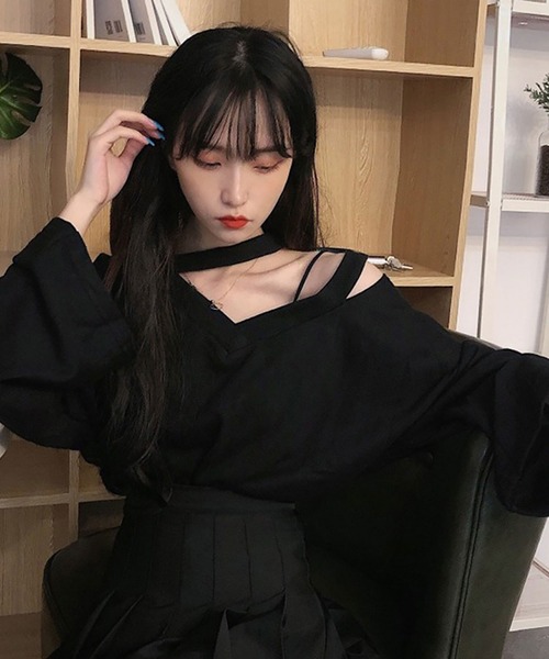 NinaetLina(ニナエリナ)の「肩出しVネックTシャツ(Tシャツ/カットソー・レディース・グレー/ホワイト/ブラック・FREE)」の4枚目の写真