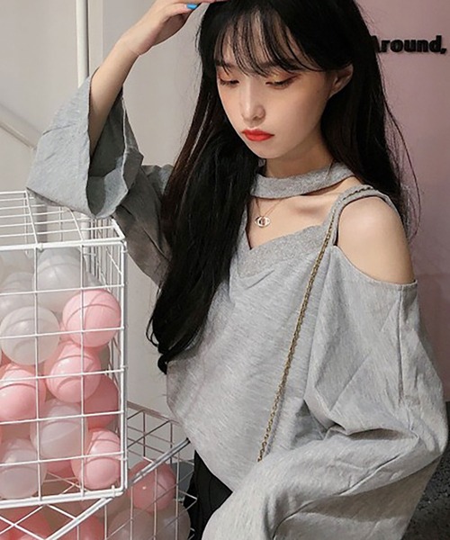 NinaetLina(ニナエリナ)の「肩出しVネックTシャツ(Tシャツ/カットソー・レディース・グレー/ホワイト/ブラック・FREE)」の7枚目の写真