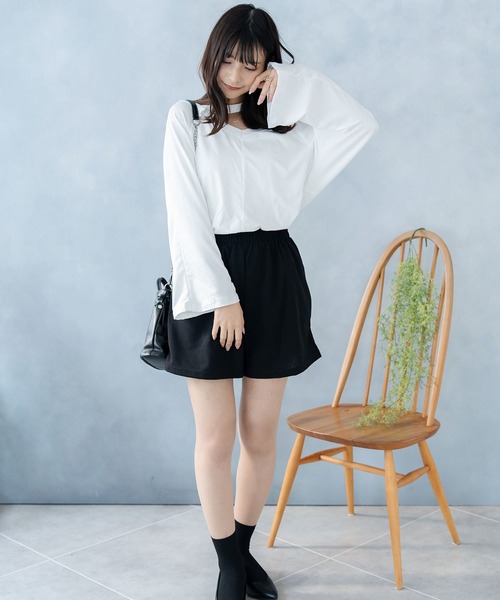 NinaetLina(ニナエリナ)の「肩出しVネックTシャツ(Tシャツ/カットソー・レディース・グレー/ホワイト/ブラック・FREE)」の17枚目の写真