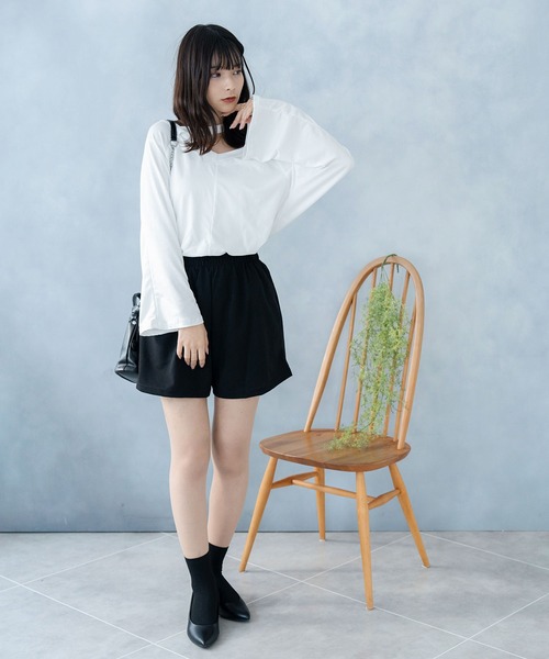 NinaetLina(ニナエリナ)の「肩出しVネックTシャツ(Tシャツ/カットソー・レディース・グレー/ホワイト/ブラック・FREE)」の19枚目の写真