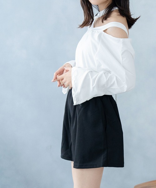 NinaetLina(ニナエリナ)の「肩出しVネックTシャツ(Tシャツ/カットソー・レディース・グレー/ホワイト/ブラック・FREE)」の21枚目の写真