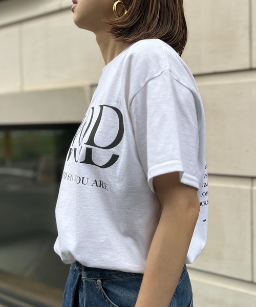 mi via loca（ミヴィアロカ）の「GILDAN touch WOOD ロゴプリント半袖Tシャツ【MVL001 ※2A】（Tシャツ/カットソー・レディース・ブラック/オフホワイト/オートミール・MEDIUM/LARGE）」の19枚目の写真