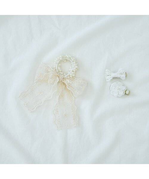 apres les cours（アプレレクール）の「レースヘアクリップセット＿アプレレクールマシェリ（バレッタ/ヘアクリップ・キッズ・アイボリー・FREE）」の3枚目の写真