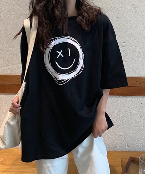 DiamondHearts（ダイヤモンドハーツ）の「スマイリープリントTシャツ（Tシャツ/カットソー・レディース・ブラック/ホワイト・FREE/LARGE）」の4枚目の写真