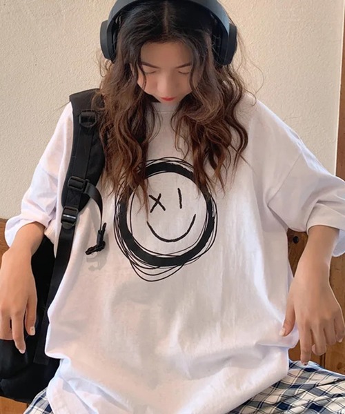 DiamondHearts（ダイヤモンドハーツ）の「スマイリープリントTシャツ（Tシャツ/カットソー・レディース・ブラック/ホワイト・FREE/LARGE）」の3枚目の写真