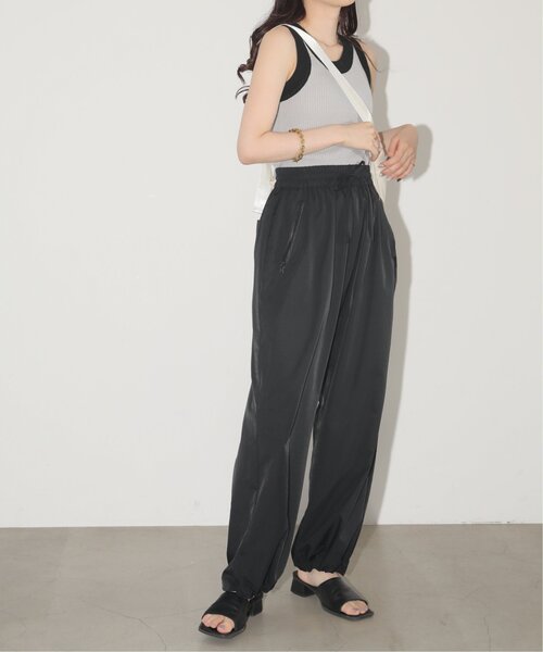 RAY CASSIN(レイカズン)の「配色リブノースリニット(タンクトップ・レディース・ブラック/グリーン/オレンジ・FREE)」の9枚目の写真