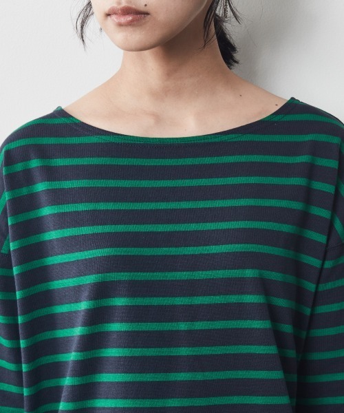 CHIC STYLE（シックスタイル）の「＜大きいサイズ＞綿100％ボーダーボートネックカットソープルオーバー シックスタイル（Tシャツ/カットソー・レディース・ホワイト系/ネイビー系・L/LL/3L/5L/4L）」の14枚目の写真