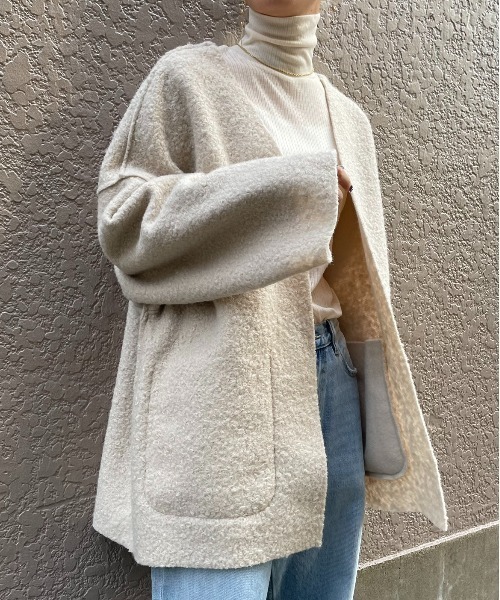 AIC.（エーアイシー）の「リバーシブルリングボアオーバージャケット（ノーカラージャケット・レディース・ブラック/ベージュ/グレー・FREE）」の3枚目の写真