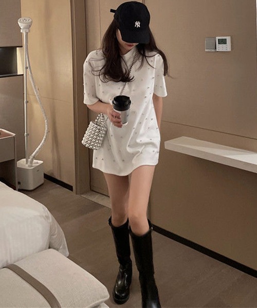 GLAMOROUS JANE(グラマラスジェーン)の「ビジューオーバーサイズTシャツ(Tシャツ/カットソー・レディース・ホワイト/ブラック・FREE)」の9枚目の写真
