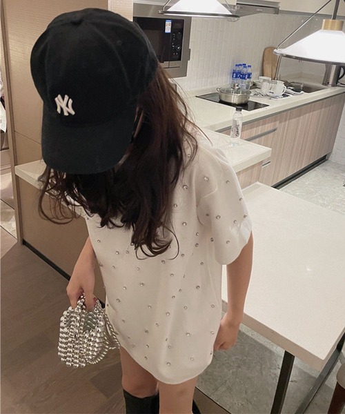 GLAMOROUS JANE(グラマラスジェーン)の「ビジューオーバーサイズTシャツ(Tシャツ/カットソー・レディース・ホワイト/ブラック・FREE)」の5枚目の写真