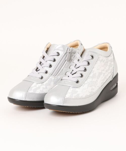 Realta（レアルタ）の「Realta(レアルタ)5cmヒール防滑幅広3Eウエッジソールコンフォートシューズ（パンプス・レディース・グレー/ブラック/シルバー/ブラック系その他/ネイビー・23.5/24.5/23/22.5/24）」の5枚目の写真