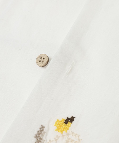 KHOKI（コッキ）の「Cross-stitch shirt（シャツ/ブラウス・メンズ・ホワイト・2）」の3枚目の写真