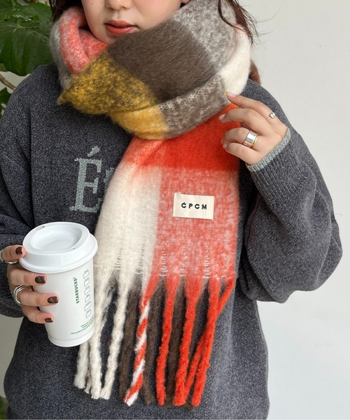 CPCM(シーピーシーエム)の「バルキーブロックチェックマフラー(マフラー・メンズ・オレンジ/ブラック・FREE)」の3枚目の写真