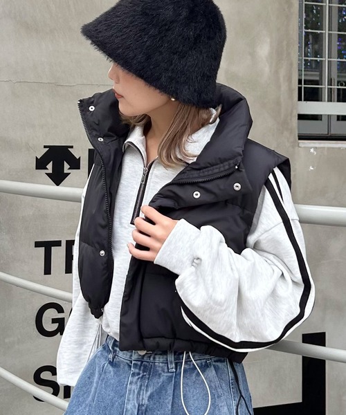 BLACK and White 中綿ベスト　レディースL INGNI（イング）の「クロップド丈中綿ベスト（ベスト）」 - WEAR