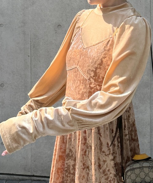 Alley by w closet（アリーバイダブルクローゼット）の「【Alley】マットベロアボリューム袖ハイネックプルオーバー（Tシャツ/カットソー・レディース・オレンジ系/ネイビー・FREE）」の4枚目の写真