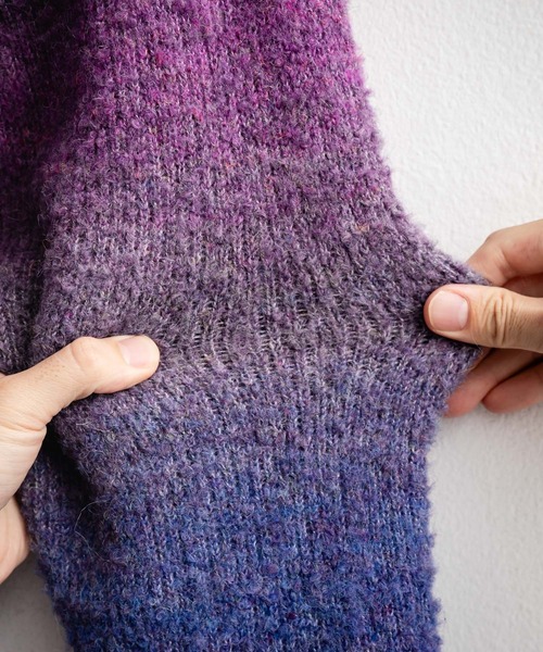 オーバーサイズグラデーションボーダーブークレーニットセーター（ニット/セーター）｜Rocky Monroe（ロッキーモンロー）