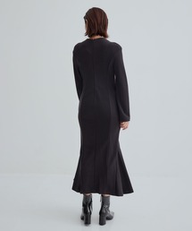 未使用級 タグ付 別注✨AKIRANAKA ガセットジャージーワンピース フレア AKIRANAKA ワンピース 「AKIRANAKA/アキラナカ」別注 Suvi