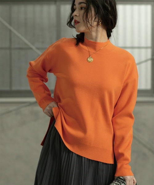 OPAQUE.CLIP（オペークドットクリップ）の「◆ハイネックワイドニット/ネオサーモ【吸湿発熱/洗濯機洗い可】（ニット/セーター・レディース・ブラック/ホワイト系その他3/オレンジ/ナチュラル・36/38/40）」の4枚目の写真