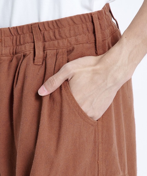 FACCIES（ファチーズ）の「【FACCIES/ファッチーズ】Silk Nep Wide Tuck Cargo Pt（カーゴパンツ・メンズ・ブラック/レッド・1/2）」の5枚目の写真