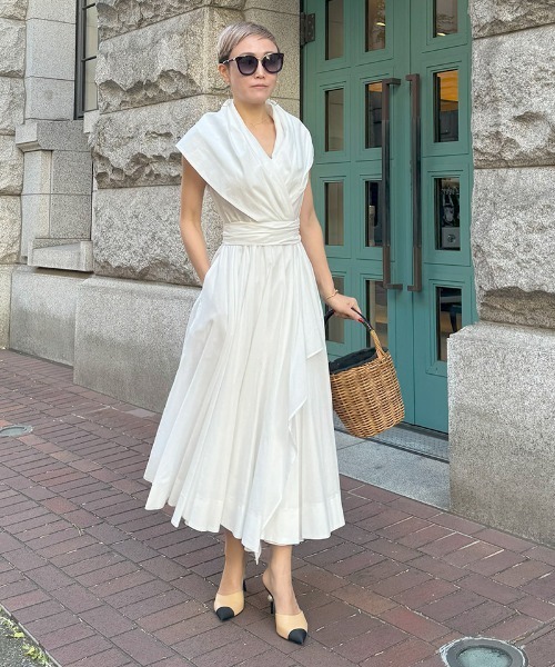 ジェンヌ JENNE クラシカルショールカラーワンピ フレア 白 JENNE（ジェンヌ）の「クラシカルショールカラーワンピース