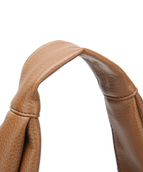 Ungrid（アングリッド）の「【Ungrid/アングリッド】　ソフトシュリンク　ビッグタッセル　マルシェバッグ（ショルダーバッグ・レディース・オフホワイト/シルバー/ブラック/オリーブ/グレイッシュベージュ/グリーン/キャメル/イエロー/オレンジ/ゴールド・FREE）」の19枚目の写真