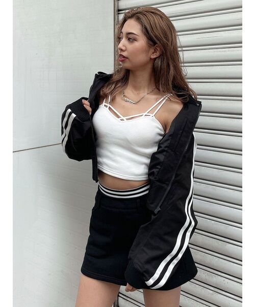 GYDA(ジェイダ)の「バインダービスチェ(キャミソール・レディース・オフホワイト/ブラック・FREE)」の5枚目の写真