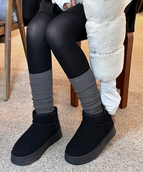 by muni:r（バイ ムニール）の「厚底ショートムートンブーツ（ブーツ・レディース・キャメル/カーキ/ブラック・MEDIUM/LARGE/SMALL）」の2枚目の写真