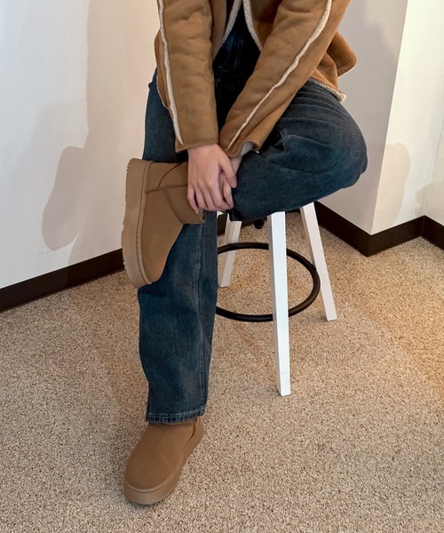 by muni:r（バイ ムニール）の「厚底ショートムートンブーツ（ブーツ・レディース・キャメル/カーキ/ブラック・MEDIUM/LARGE/SMALL）」の17枚目の写真