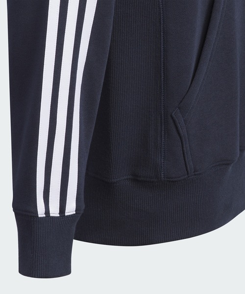 adidas（アディダス）の「エッセンシャルズ プラス ルーズフィット スリーストライプス フレンチテリー スウェットシャツ キッズ / トレーナー / アディダス adidas（スウェット・キッズ・グレー/ブルー/ブラック/パープル/ネイビー・140/150/160/130/110/120）」の19枚目の写真