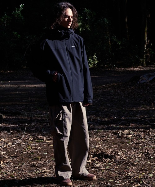 ragged mountain(ラギットマウンテン)の「【RAGGED MOUNTAIN】 WEBSTER シェルジャケット(マウンテンパーカー・メンズ・ブラック/カーキ/ターコイズブルー/ベージュ・MEDIUM/LARGE/X-LARGE)」の1枚目の写真