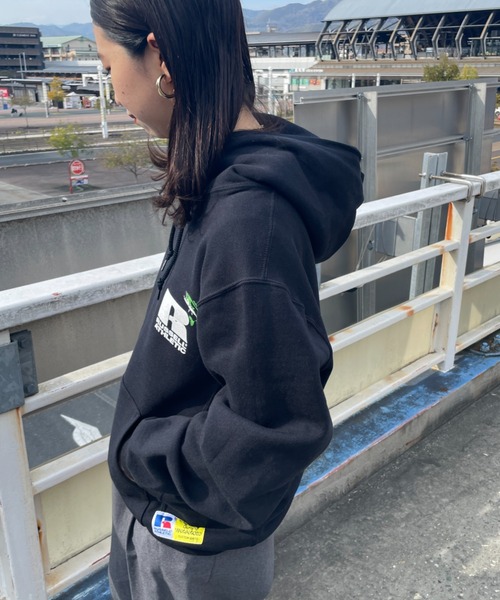 Russell Athletic（ラッセルアスレティック）の「[RUSSELL×GARY YAMAMOTO/ラッセル×ゲーリーヤマモト] ADDRESS SIGN DRI-POWER バックプリントスウェットパーカー（パーカー・レディース・グレー/ブラック・M/L）」の19枚目の写真